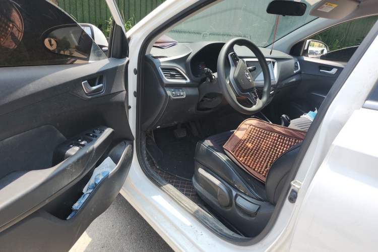 Used Hyundai Verna (new generation) 2020 1.4L CVT GLS Cool Edition Driver Seat