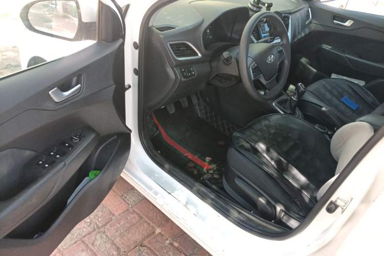Used Hyundai Verna (new generation) 2020 1.4L Manual GLS Cool Edition Driver Seat