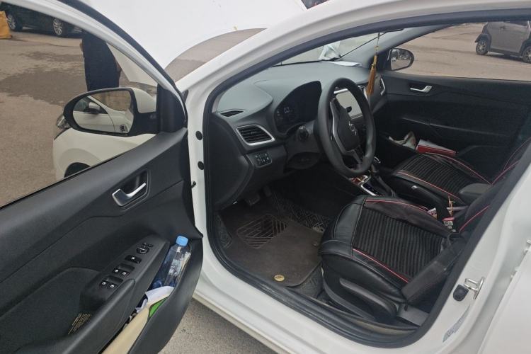 Used Hyundai Verna (new generation) 2020 1.4L CVT GLS Cool Edition Driver Seat