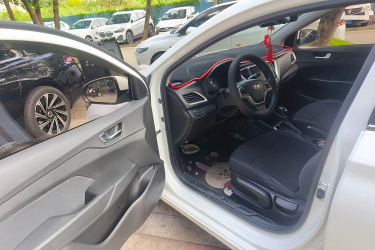 Used Hyundai Verna (new generation) 2020 1.4L CVT GLS Cool Edition Driver Seat