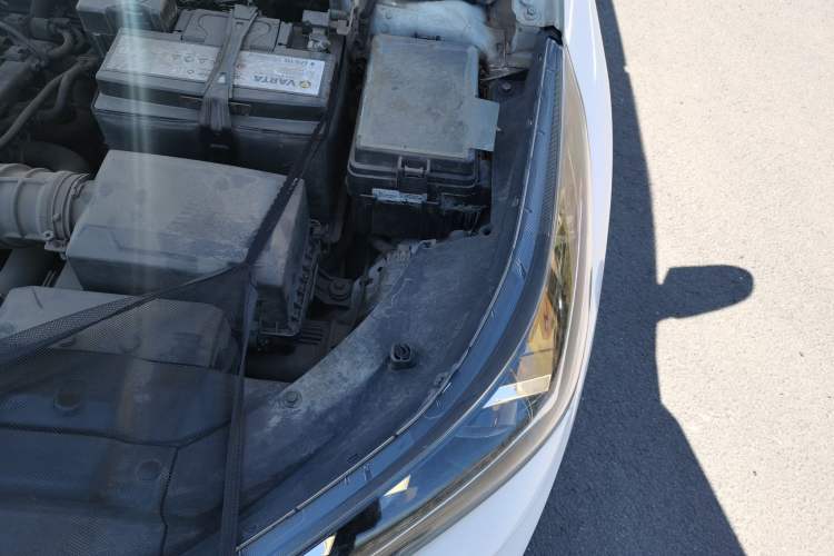 Used Hyundai Verna (new generation) 2020 1.4L Manual GLS Cool Edition Engine Bay Left