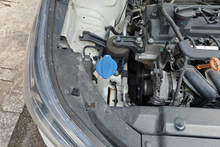 Used Hyundai Verna (new generation) 2020 1.4L Manual GLS Cool Edition Engine Bay Right