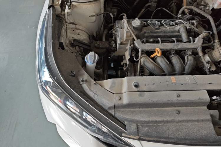 Used Hyundai Verna (new generation) 2020 1.4L Manual GLS Cool Edition Engine Bay Right