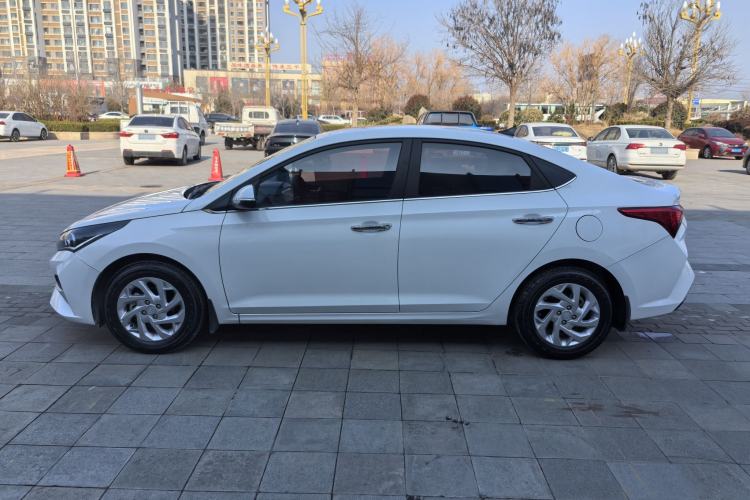 Used Hyundai Verna (new generation) 2020 1.4L Manual GLS Cool Edition Exterior 10