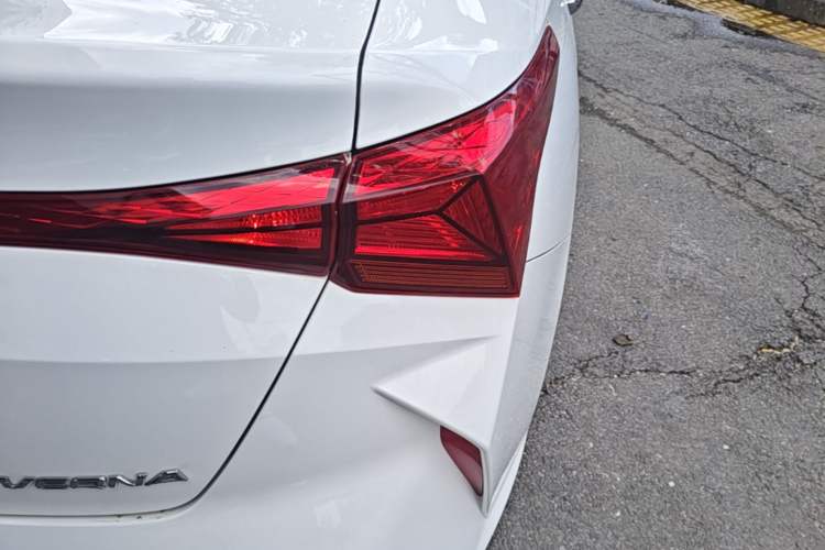Used Hyundai Verna (new generation) 2020 1.4L CVT GLS Cool Edition Exterior 2