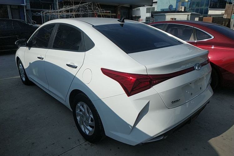 Used Hyundai Verna (new generation) 2020 1.4L CVT TOP Elite Edition Exterior 2