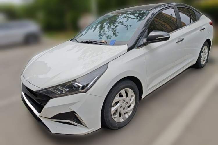 Used Hyundai Verna (new generation) 2020 1.4L CVT GLS Cool Edition Exterior 2