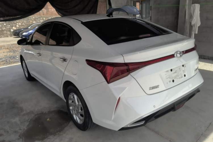 Used Hyundai Verna (new generation) 2020 1.4L Manual GLS Cool Edition Exterior 2