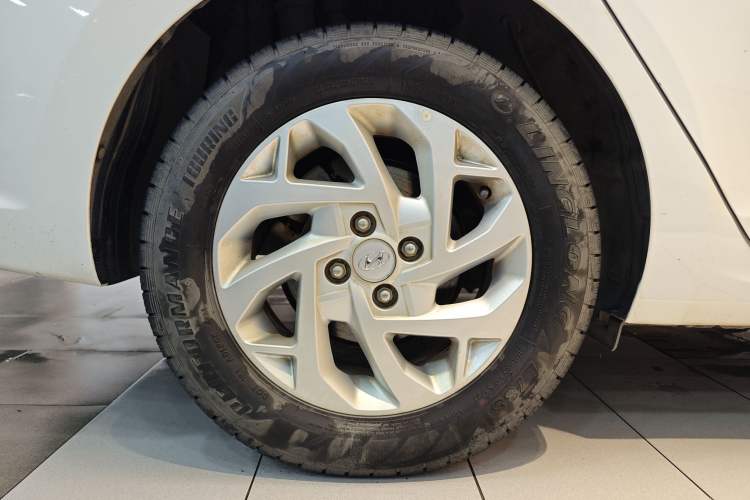Used Hyundai Verna (new generation) 2020 1.4L CVT GLS Cool Edition Exterior 2