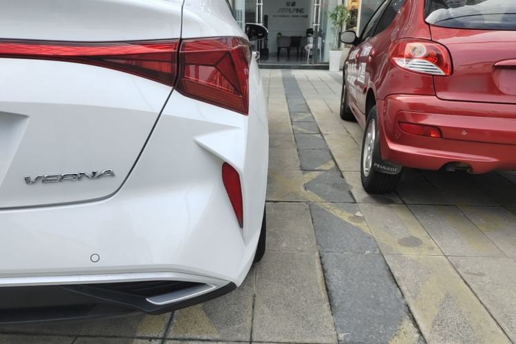 Used Hyundai Verna (new generation) 2020 1.4L CVT GLS Cool Edition Exterior 3