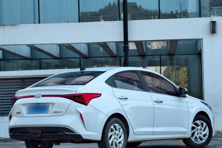 Used Hyundai Verna (new generation) 2020 1.4L Manual GLS Cool Edition Exterior 4