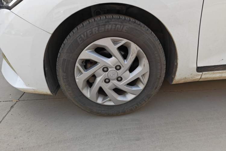 Used Hyundai Verna (new generation) 2020 1.4L CVT GLS Cool Edition Exterior 4