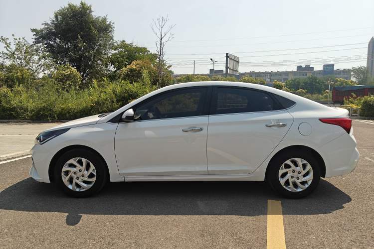 Used Hyundai Verna (new generation) 2020 1.4L CVT GLS Cool Edition Exterior 5