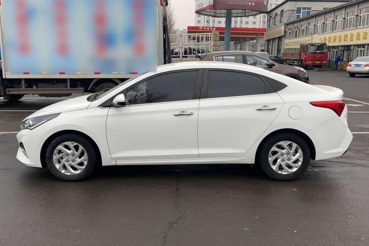 Used Hyundai Verna (new generation) 2020 1.4L Manual GLS Cool Edition Exterior 5