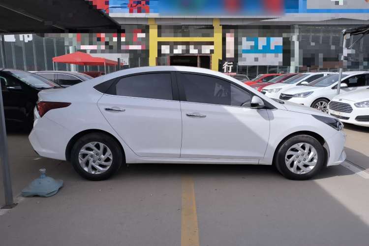 Used Hyundai Verna (new generation) 2020 1.4L Manual GLS Cool Edition Exterior 5