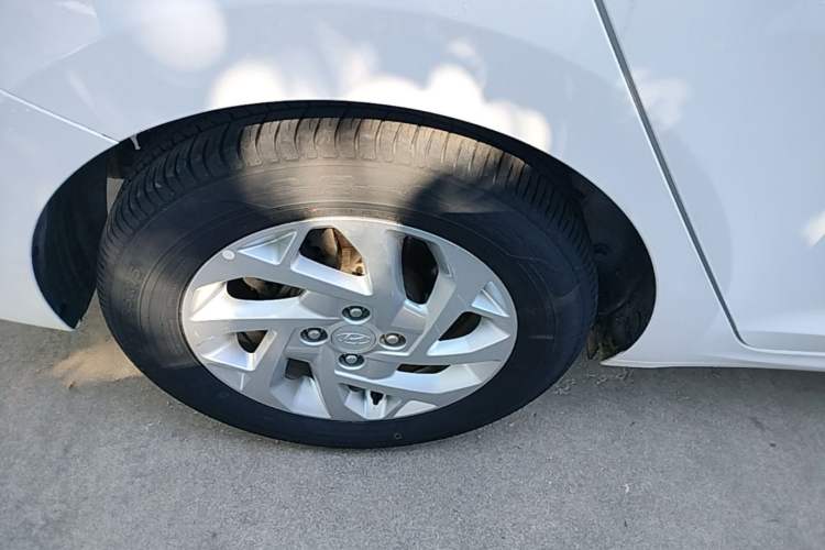 Used Hyundai Verna (new generation) 2020 1.4L Manual GLS Cool Edition Exterior 5