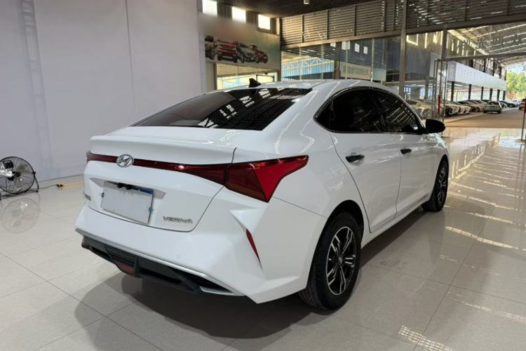 Used Hyundai Verna (new generation) 2020 1.4L CVT GLS Cool Edition Exterior 8