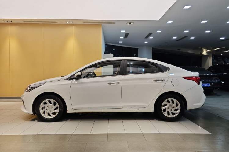 Used Hyundai Verna (new generation) 2020 1.4L CVT GLS Cool Edition Exterior 8