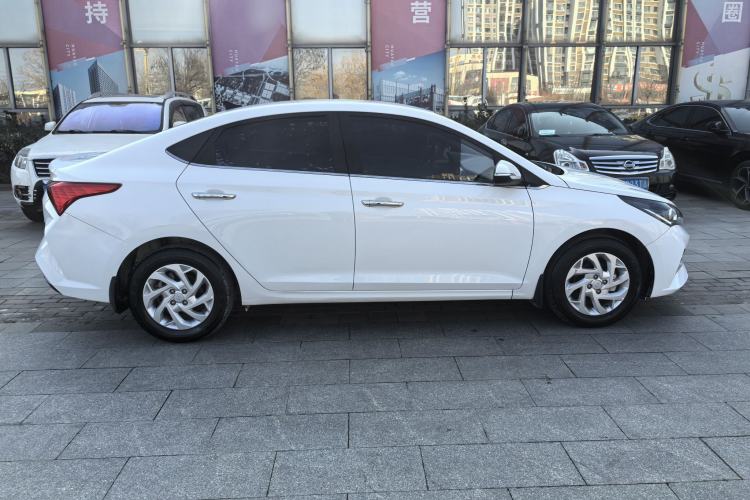 Used Hyundai Verna (new generation) 2020 1.4L Manual GLS Cool Edition Exterior 9