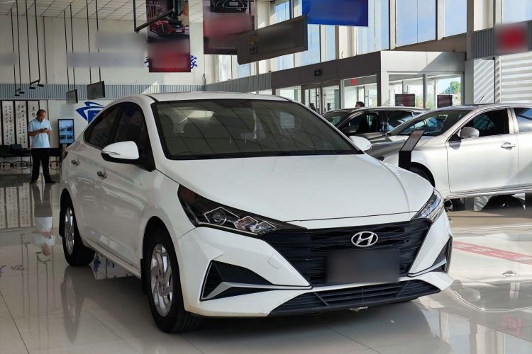 Used Hyundai Verna (new generation) 2020 1.4L Manual GLS Cool Edition Front Right 45 Deg