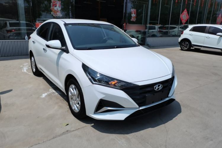 Used Hyundai Verna (new generation) 2020 1.4L Manual GLS Cool Edition Front Right 45 Deg