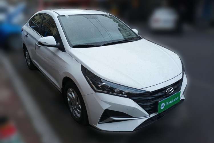 Used Hyundai Verna (new generation) 2020 1.4L Manual GLS Cool Edition Front Right 45 Deg