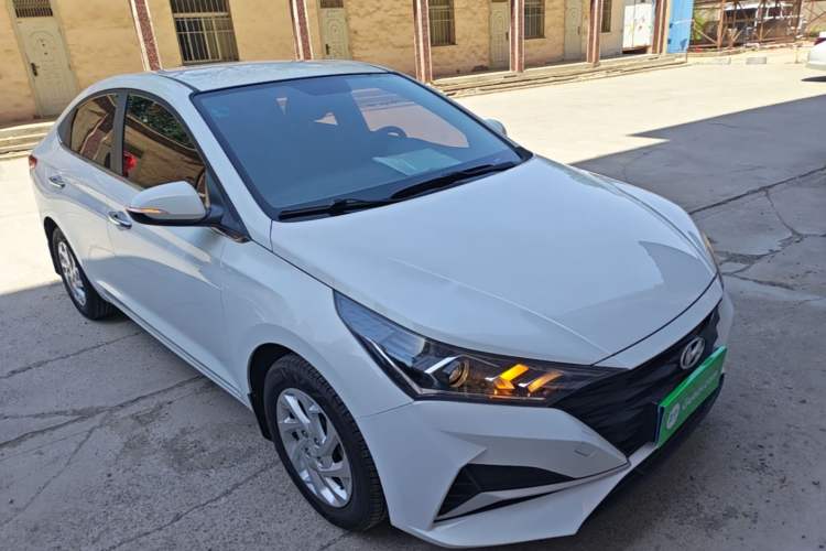 Used Hyundai Verna (new generation) 2020 1.4L Manual GLS Cool Edition Front Right 45 Deg