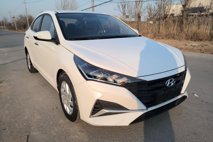 Used Hyundai Verna (new generation) 2020 1.4L Manual GLS Cool Edition Front Right 45 Deg