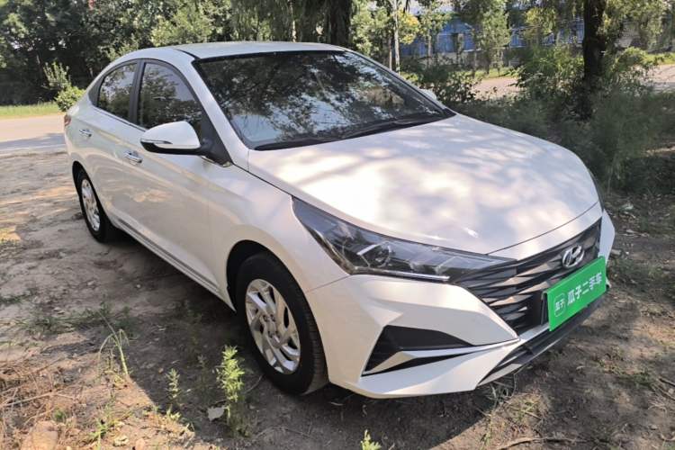 Used Hyundai Verna (new generation) 2020 1.4L CVT GLS Cool Edition Front Right 45 Deg