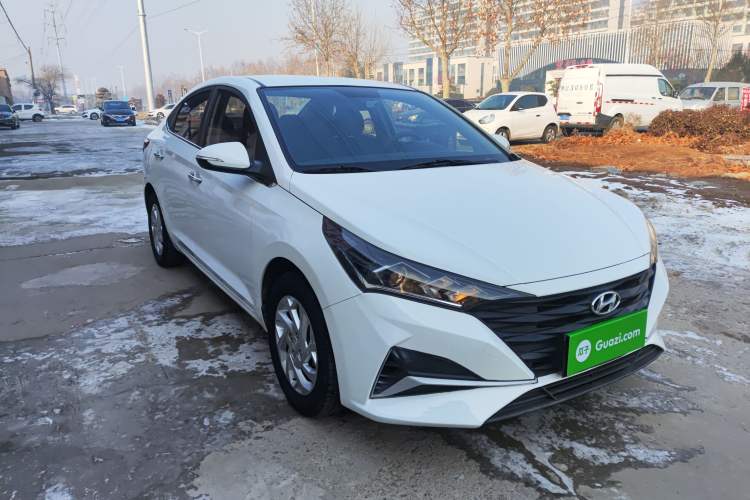 Used Hyundai Verna (new generation) 2020 1.4L CVT GLS Cool Edition Front Right 45 Deg