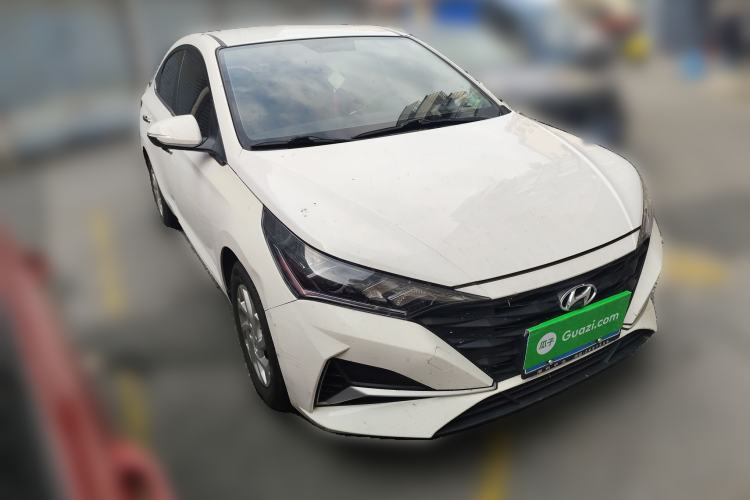 Used Hyundai Verna (new generation) 2020 1.4L CVT GLS Cool Edition Front Right 45 Deg