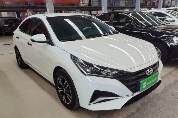 Used Hyundai Verna (new generation) 2020 1.4L CVT GLS Cool Edition Front Right 45 Deg