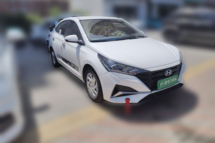 Used Hyundai Verna (new generation) 2020 1.4L Manual GLS Cool Edition Front Right 45 Deg