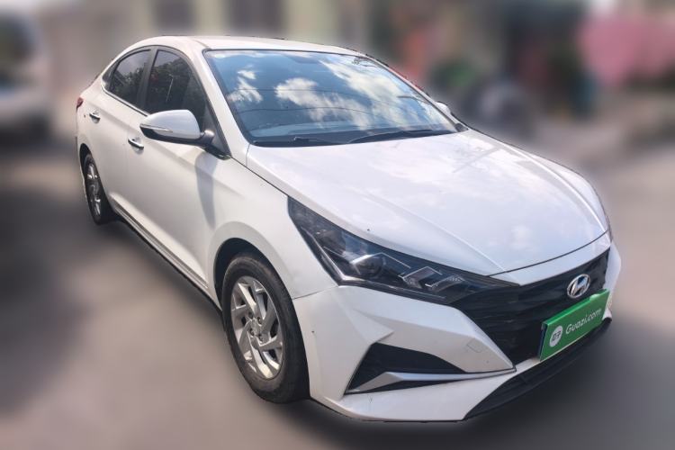 Used Hyundai Verna (new generation) 2020 1.4L Manual GLS Cool Edition Front Right 45 Deg