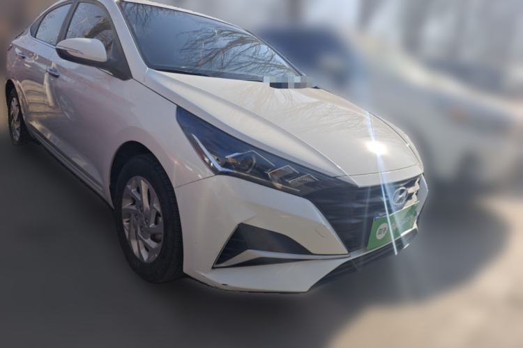 Used Hyundai Verna (new generation) 2020 1.4L CVT GLS Cool Edition Front Right 45 Deg