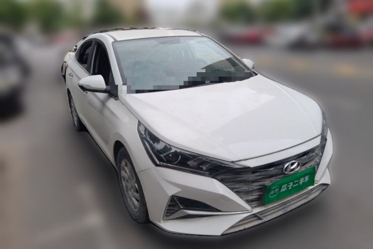 Used Hyundai Verna (new generation) 2020 1.4L Manual GLS Cool Edition Front Right 45 Deg