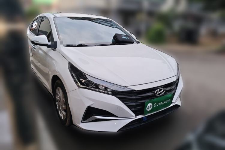 Used Hyundai Verna (new generation) 2020 1.4L Manual GLS Cool Edition Front Right 45 Deg
