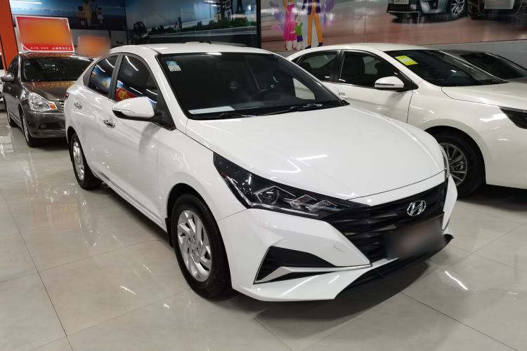 Used Hyundai Verna (new generation) 2020 1.4L CVT GLS Cool Edition Front Right 45 Deg
