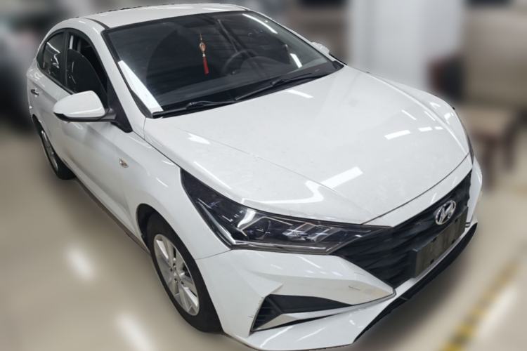 Used Hyundai Verna (new generation) 2020 1.4L Manual GS Youth Edition Front Right 45 Deg