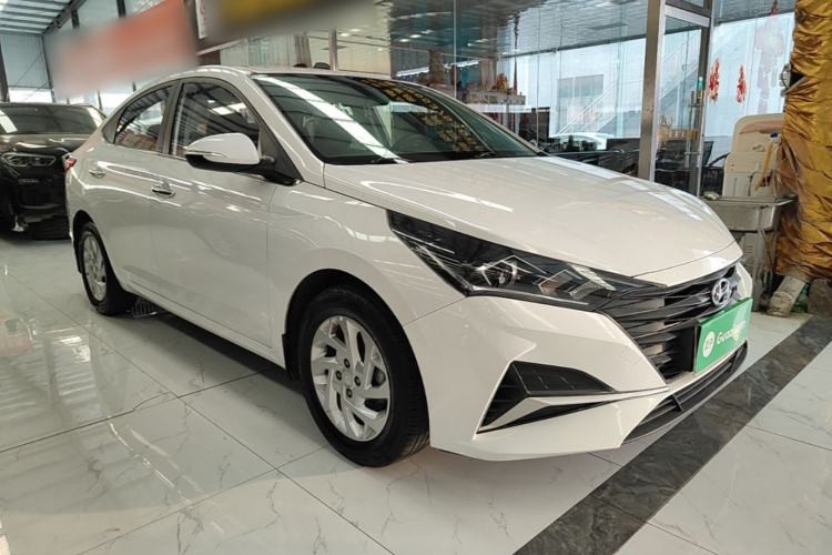 Used Hyundai Verna (new generation) 2020 1.4L Manual GLS Cool Edition Front Right 45 Deg