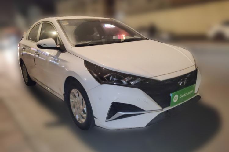 Used Hyundai Verna (new generation) 2020 1.4L Manual GLS Cool Edition Front Right 45 Deg