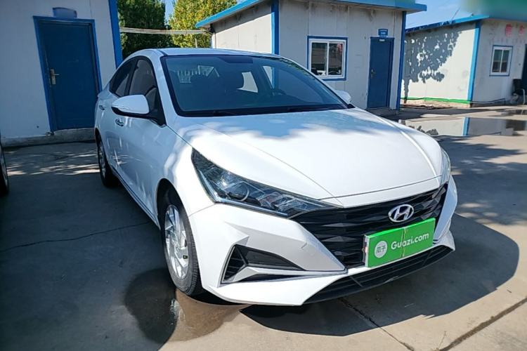 Used Hyundai Verna (new generation) 2020 1.4L Manual GLS Cool Edition Front Right 45 Deg