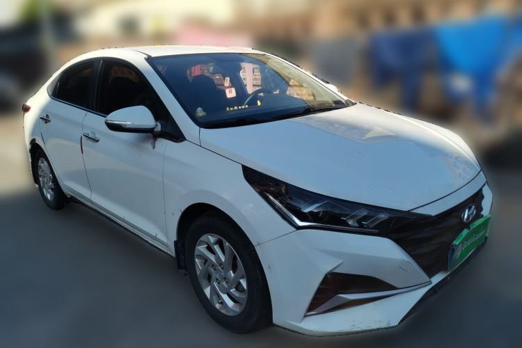 Used Hyundai Verna (new generation) 2020 1.4L Manual GLS Cool Edition Front Right 45 Deg