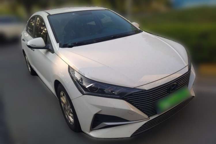 Used Hyundai Verna (new generation) 2020 1.4L Manual GLS Cool Edition Front Right 45 Deg