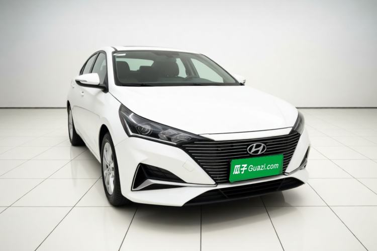 Used Hyundai Verna (new generation) 2020 1.4L CVT GLS Cool Edition Front Right 45 Deg