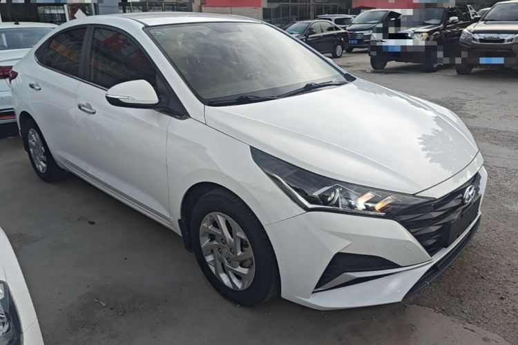 Used Hyundai Verna (new generation) 2020 1.4L CVT GLS Cool Edition Front Right 45 Deg