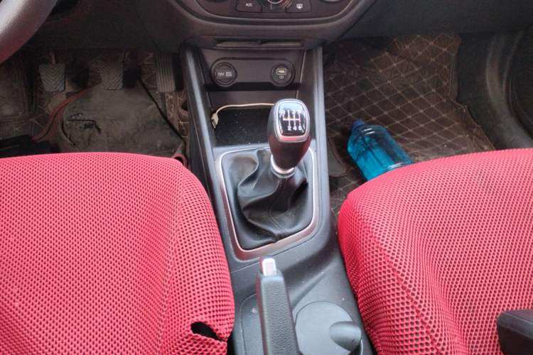 Used Hyundai Verna (new generation) 2020 1.4L Manual GLS Cool Edition Gear Lever
