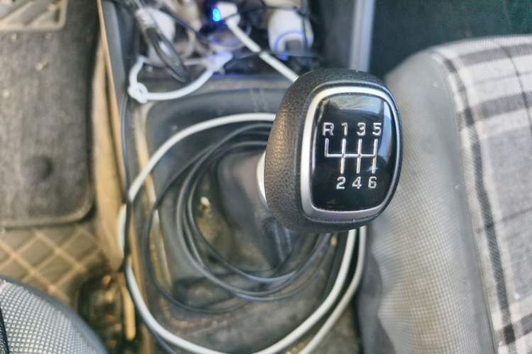 Used Hyundai Verna (new generation) 2020 1.4L Manual GLS Cool Edition Gear Lever