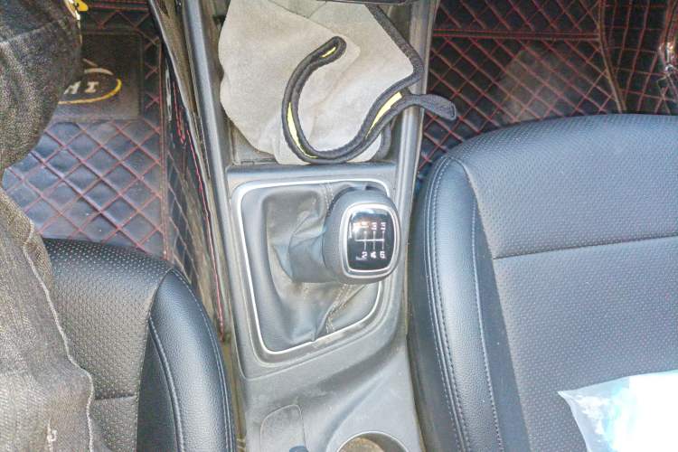 Used Hyundai Verna (new generation) 2020 1.4L Manual GLS Cool Edition Gear Lever