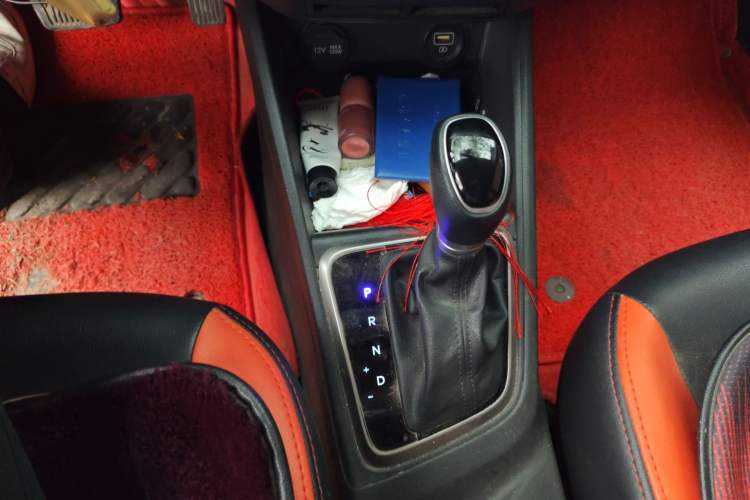 Used Hyundai Verna (new generation) 2020 1.4L CVT GLS Cool Edition Gear Lever